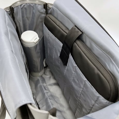 Coating UTILITY TOTE / BLACK