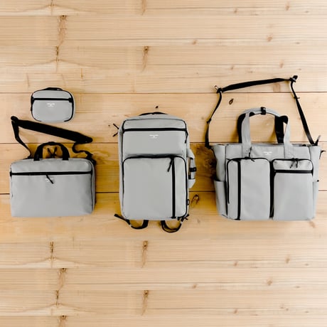Coating UTILITY TOTE / BLACK