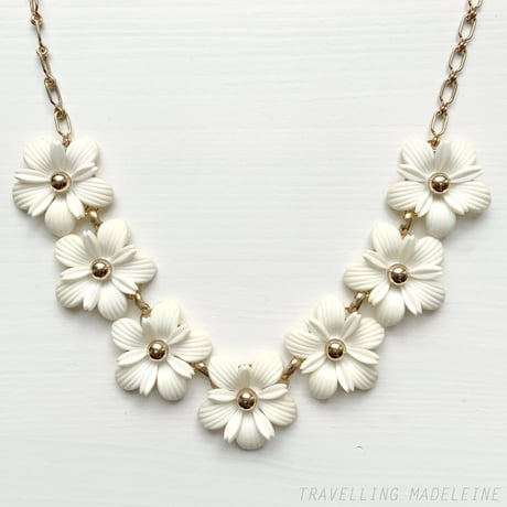 1950"s White Plastic Flower Necklace　ホワイトプラスチックフラワー　ネックレス(A21-10N)