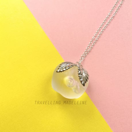 1960's Clear Frosted Plastic Apple Silver Necklace　クリアフロストプラスチック　りんご　ネックレス(Su23-86N)
