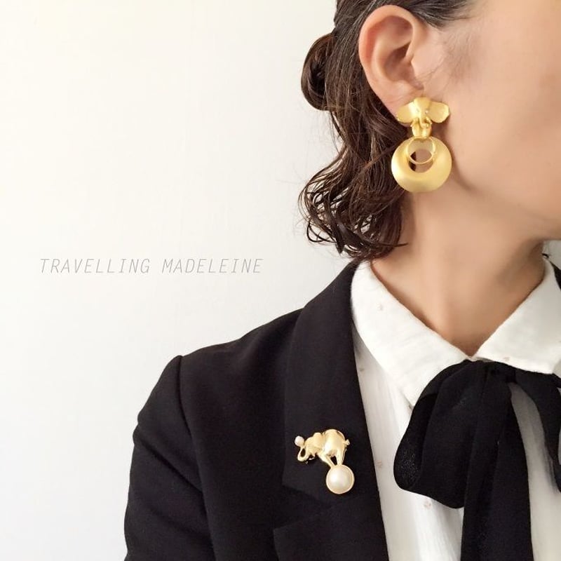 Trifari トリファリ ゴールド x パール 玉乗りゾウさん Trifari トリファリ ゴールド x パール 玉乗りゾウさん