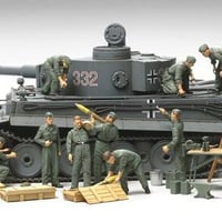 タミヤ 1/48 WWII ドイツ戦車兵野戦整備セット