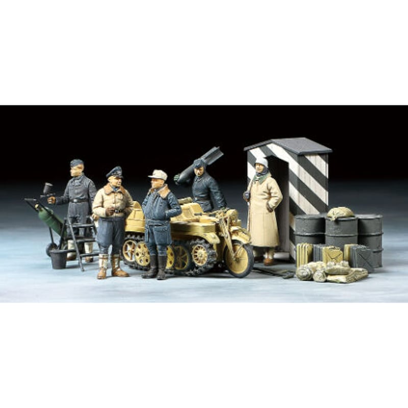 タミヤ 1/48 ドイツ空軍クルー冬季装備・ケッテンクラートセット