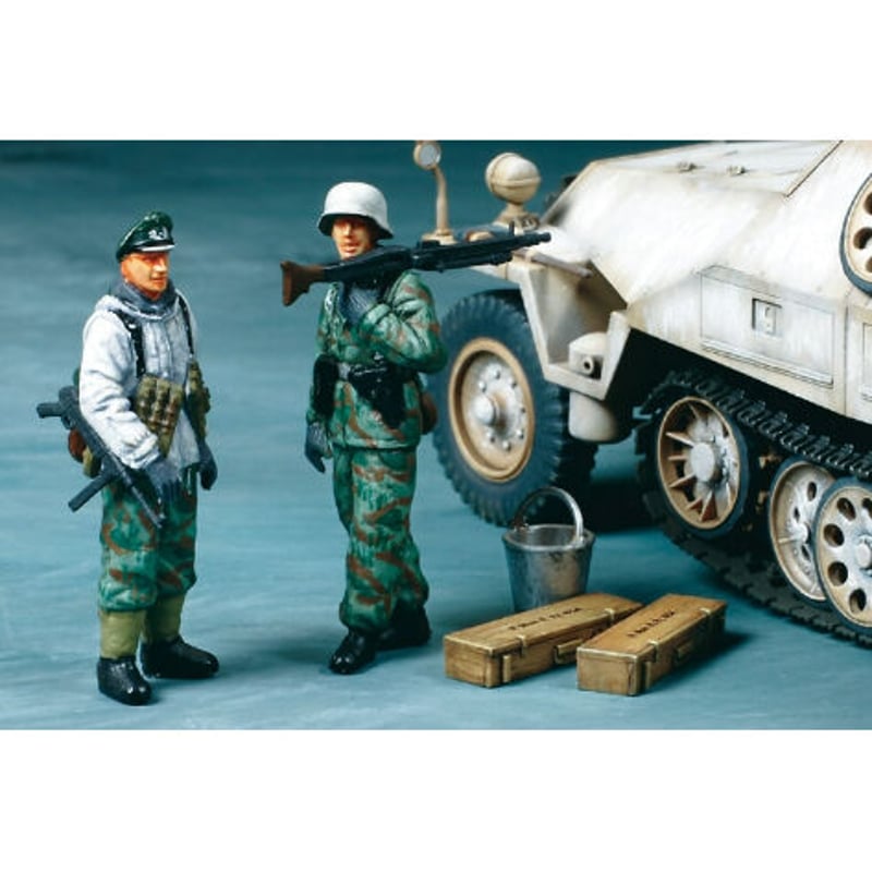 タミヤ 1/48 ドイツ ハノマーク装甲兵員輸送車D型 シュッツェン