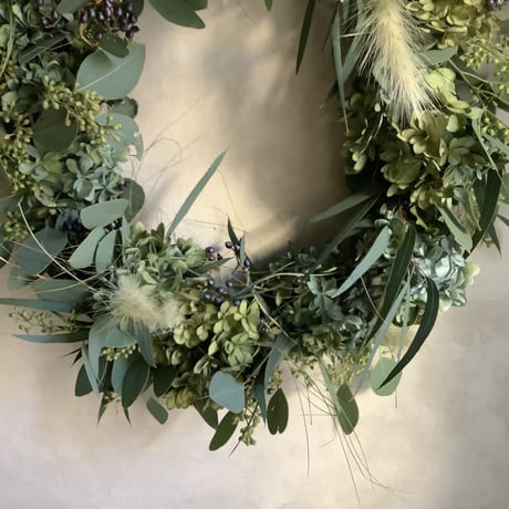 Autumn hydrangea & eucalyptus wreath" (秋色アジサイとユーカリのリース)