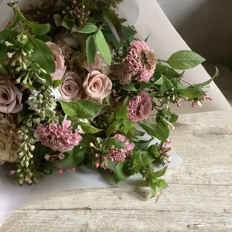お届け日指定あり:季節のお花・おまかせブーケR (*中国/四国 お届け日指定あり:季節のお花・おまかせブーケR (*中国/四国