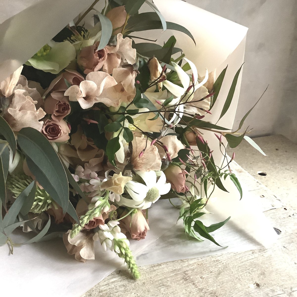 【⭐︎大幅お値下げ⭐︎】花よりも花の如く1〜13＆NATURAL 11 中惣 恭苑 | ・ ・ 春のお花たちで 盛花「直立型」💐 ・ 茶色の