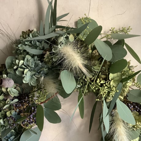 Autumn hydrangea & eucalyptus wreath" (秋色アジサイとユーカリのリース)