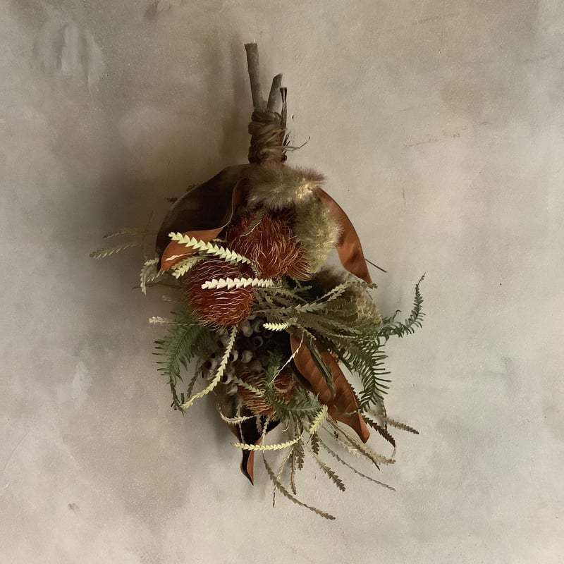 ドライアンドラと秋色紫陽花のベリーな壁掛けガーランド　パンパスグラス　マグノリア ドライアンドラと秋色紫陽花のベリーな壁掛けガーランド