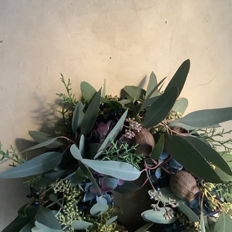 3mixed wreath {eucalyptus,hydranngea,blue ice leaves} ユーカリとアンティークアジサイ・コニファーブルーアイスの3ミックスリース