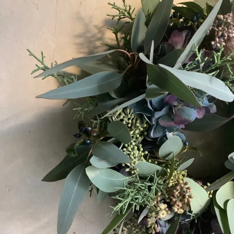 3mixed wreath {eucalyptus,hydranngea,blue ice leaves} ユーカリとアンティークアジサイ・コニファーブルーアイスの3ミックスリース