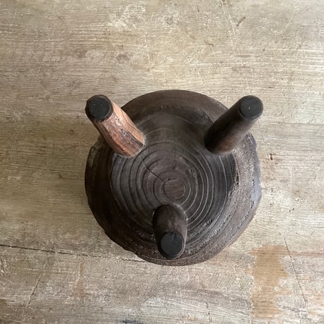 Hoya China Bean with Legs Wood pot ( ホヤ・チャイナビーンズ 脚付ウッドポットつき）