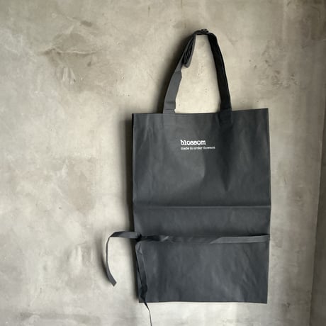 おまかせブーケEX&フラワートート"Bouquet EX & Tote by blossom"(*中国/四国地方を除く本州地域・冬季限定11月3日〜11月30日着の*配達指定)