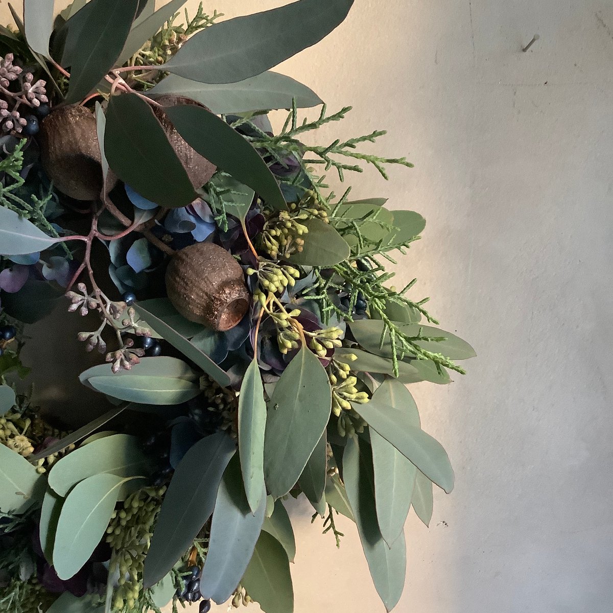 3mixed wreath {eucalyptus,hydranngea,blue ice l