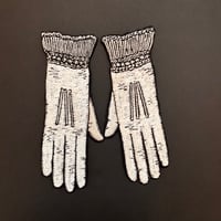 刺繍のグローブ