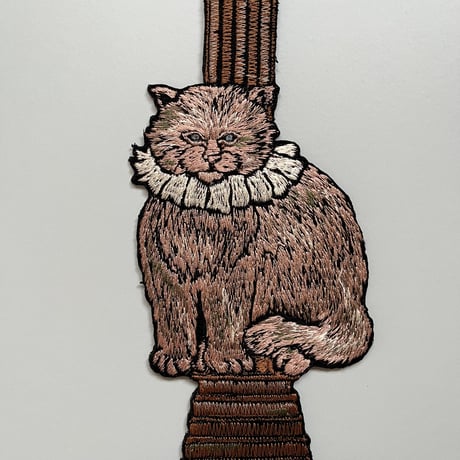 猫の燭台　左向きの猫