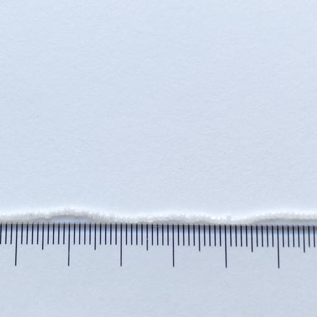 糸通しビーズ　（No.14　ホワイト　size:Φ約1mm×0.8mm)    【約50cm×２本】