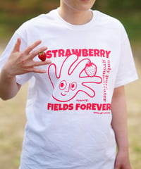 “STRAWBERRY FIELDS FOREVER” 手君Tシャツ