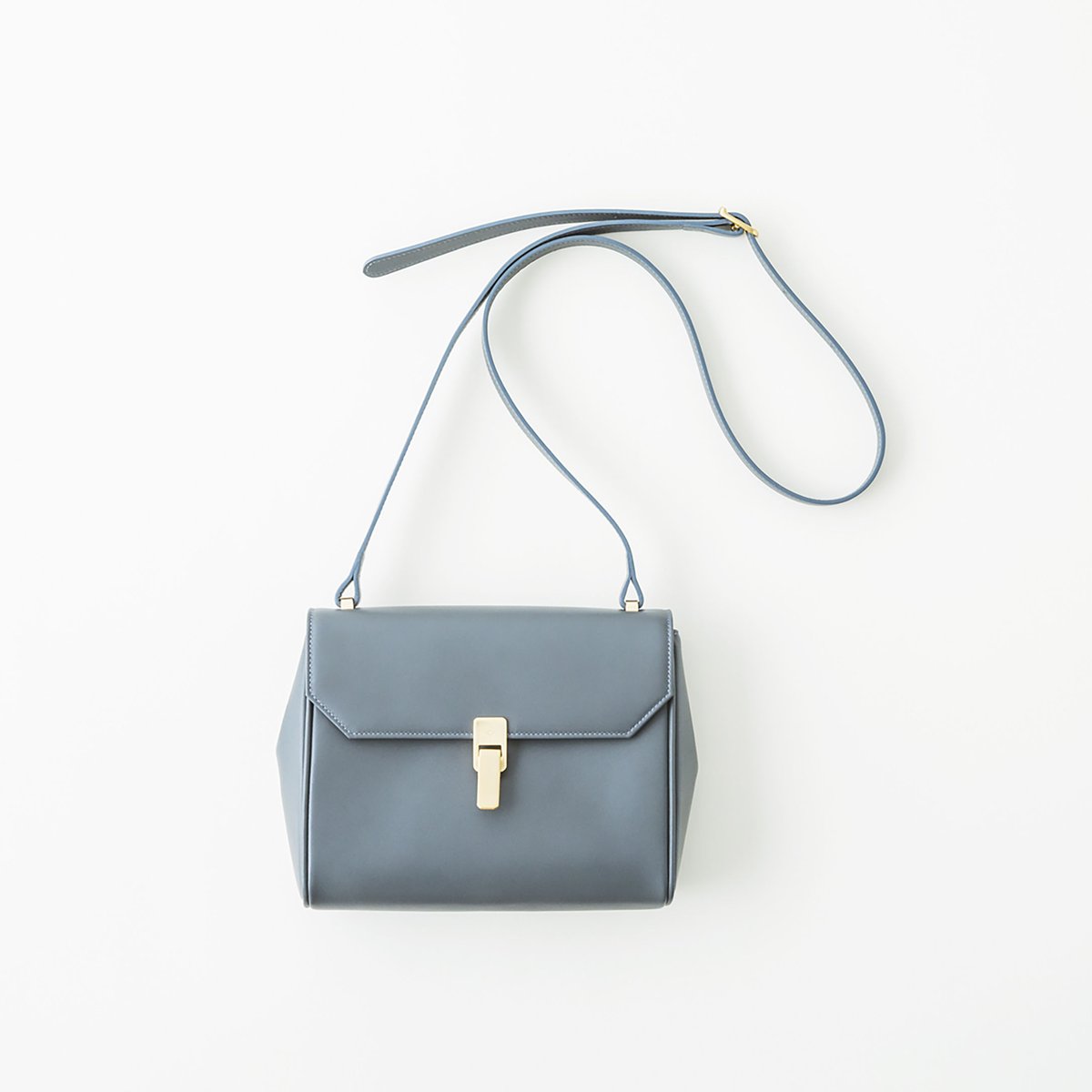 SMOOTH COW / FLAP SHOULDER (GRAY) | THE PITH