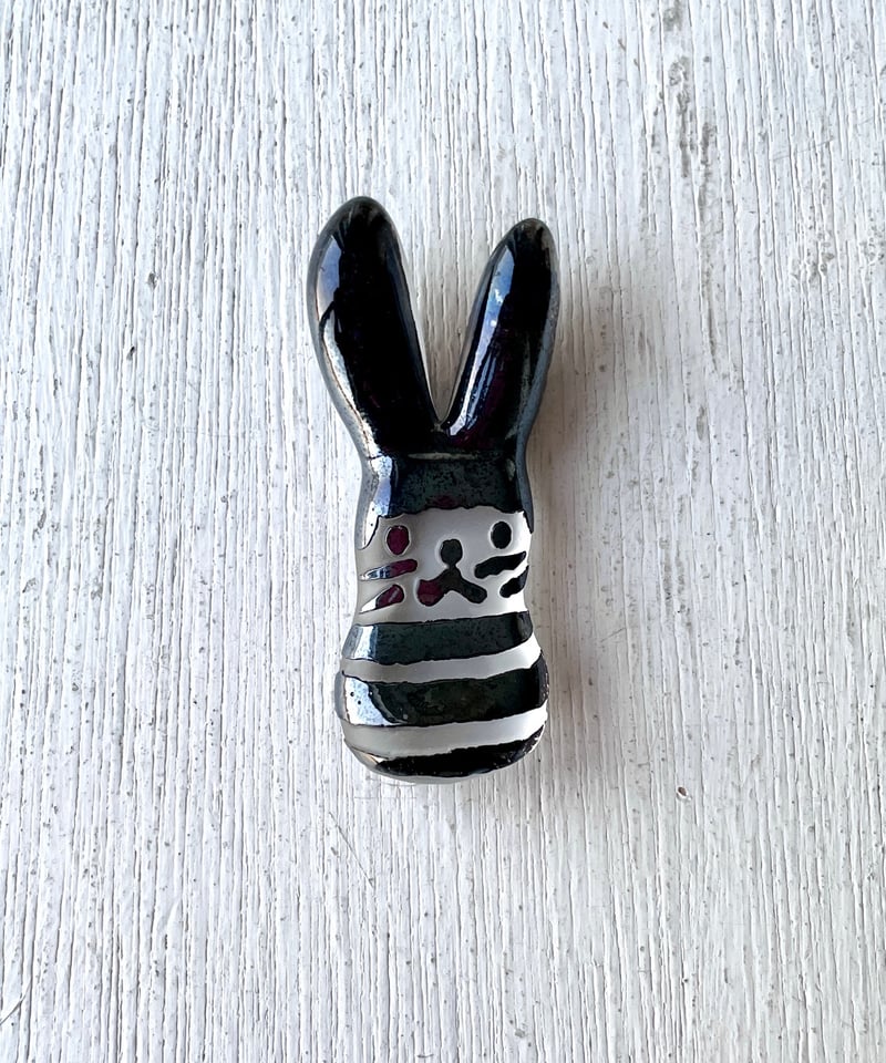 はしおき家族（うさぎ・黒 ボーダー柄）C | Tickleglass