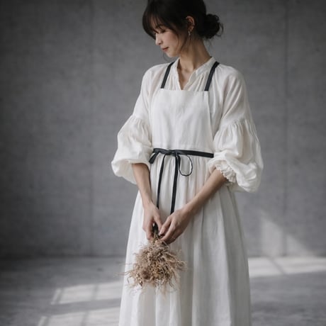 d*2様 ガサ　gasa エプロンワンピース　リネン100 ワンピース　エプロン LINEN & BASIC/ワンピースエプロン -首や肩がラクで、着やせして見える