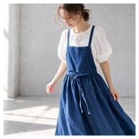 岡山児島産9オンススーパーストレッチデニムで仕立てた、ギャザーたっぷりエプロン／デニムエプロンドレス／ブルー