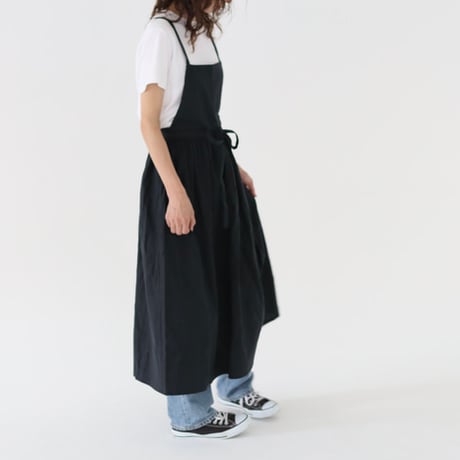 そのままお出かけリネンエプロン／おうち時間もお洒落に過ごす柔らかハーフリネンギャザーエプロン／ブラック