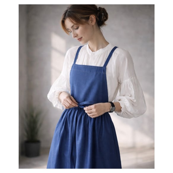 岡山児島デニムで仕立てた、ギャザーたっぷりエプロン／ライトオンス