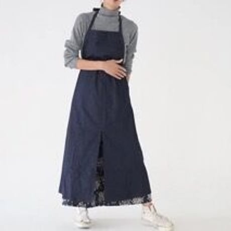 岡山児島デニムで仕立てた、前スリット美シルエットライトオンスソフトデニムエプロンドレス／エプロンワンピース／インディゴ