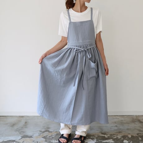 ふっくら厚さ2倍のとろみダブルガーゼのギャザーたっぷりエプロン／お出かけダブルガーゼエプロンワンピース／グレイッシュブルー