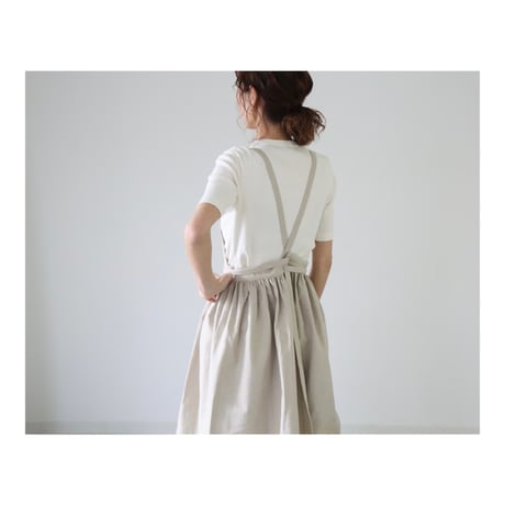 そのままお出かけリネンエプロン／おうち時間もお洒落に過ごす柔らかハーフリネンギャザーエプロン／生成り