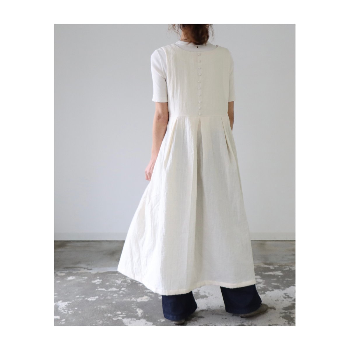 ふわふわ厚みが2倍とろみダブルガーゼの後ろ姿が綺麗なワンピース/ジャンパースカート/生成り ふわふわ厚みが2倍とろみダブルガーゼの後ろ姿が綺麗なワンピース/ジャンパースカート/生成り