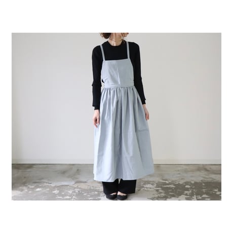 そのままお出かけリネンギャザーエプロン／コットンリネンエプロン／お洒落エプロン／くすみカラーのグレイッシュブルー