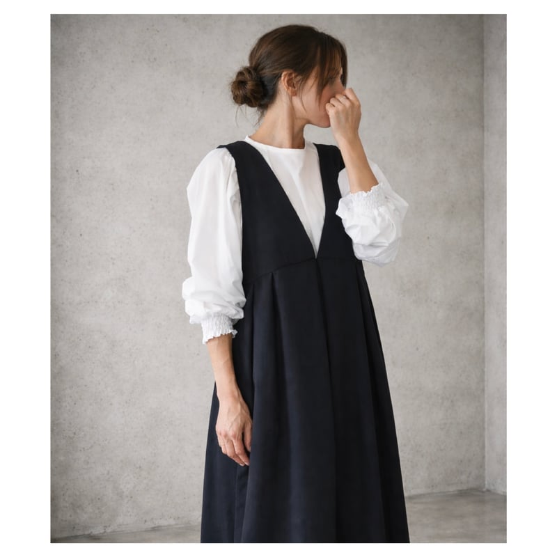 ウールライクで新登場後ろ姿が可愛いバックボタン ジャンパースカート