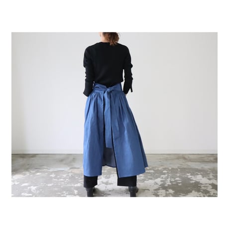 岡山児島デニムで仕立てた、ギャザーカフェエプロン／8オンスくったりソフトデニムエプロン／ブルー