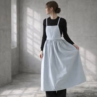 そのままお出かけリネンギャザーエプロン／コットンリネンエプロン／お洒落エプロン／くすみカラーのグレイッシュブルー
