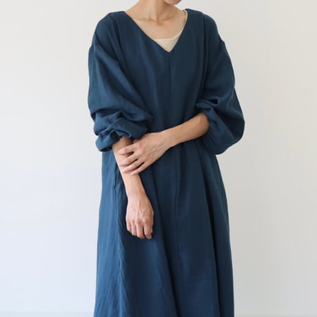 【全２２色】ふわふわ厚みが2倍！厚手ダブルガーゼワンピース／ボリューム袖のバックタックVネックリラクシングワンピース