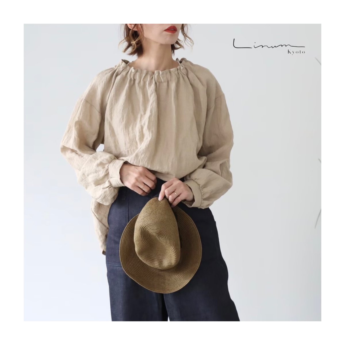 アンティーク ベルギー購入 可愛い人物像の小さなリネンドイリー