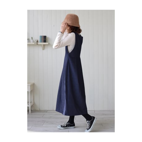 くるみボタンをあしらった岡山児島デニムワンピース／8オンスくたりソフトデニムジャンパースカート／インディゴ