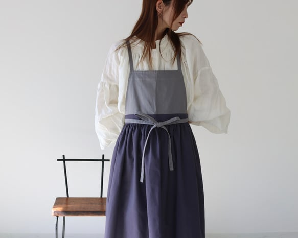 進宮様　ハンドメイド　リネンエプロンブラック 両肩ひもタイプ２枚 進宮様 ハンドメイド リネンエプロンブラック 両肩ひもタイプ2