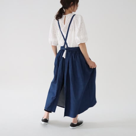 岡山児島産9オンススーパーストレッチデニムで仕立てた、ギャザーたっぷりエプロン／デニムエプロンドレス／ブルー