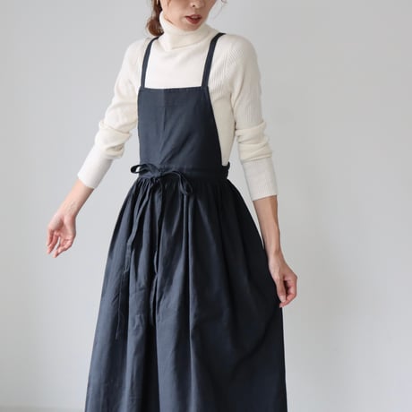 そのままお出かけリネンエプロン／おうち時間もお洒落に過ごす柔らかハーフリネンギャザーエプロン／ブラック
