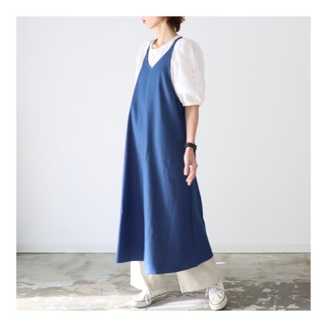 岡山児島デニムで仕立てた、美シルエットAラインデニムエプロンドレス／8オンスくったりデニムエプロンワンピース／ブルー