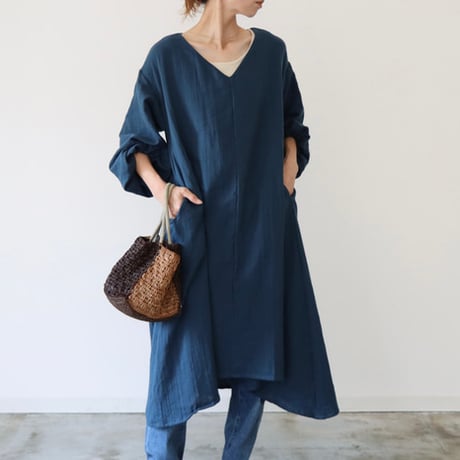 【全２２色】ふわふわ厚みが2倍！厚手ダブルガーゼワンピース／ボリューム袖のバックタックVネックリラクシングワンピース
