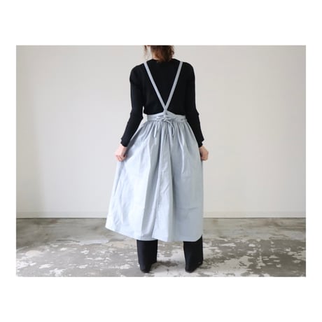 そのままお出かけリネンギャザーエプロン／コットンリネンエプロン／お洒落エプロン／くすみカラーのグレイッシュブルー
