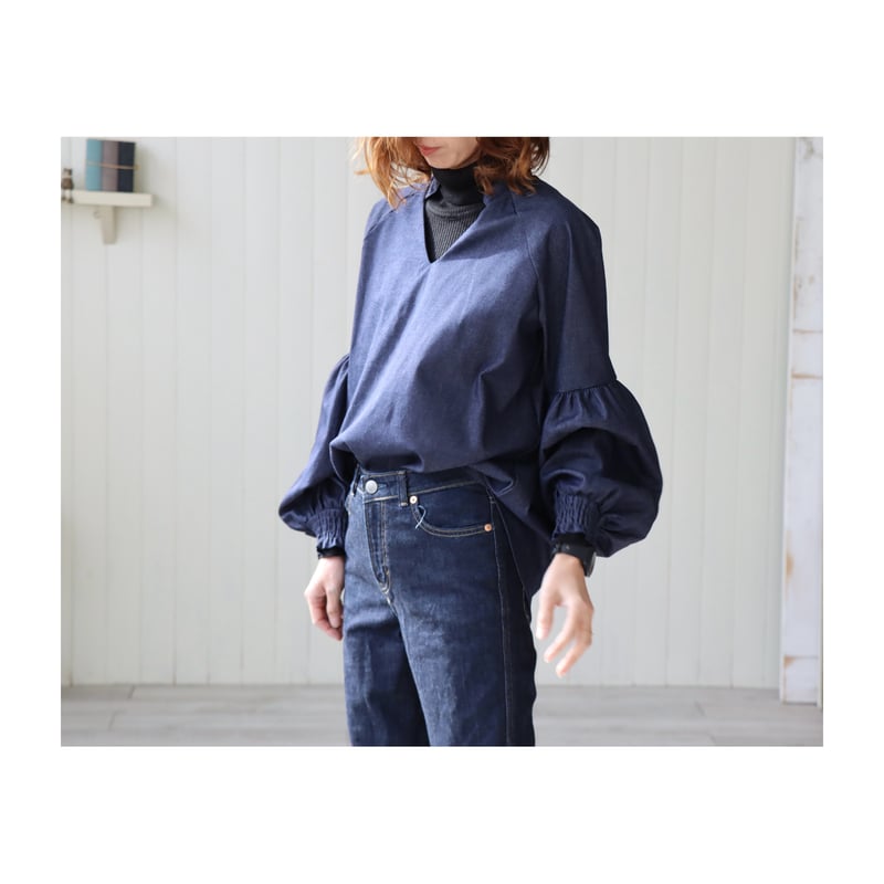 岡山県児島デニムギャザーバルーンスリーブデザインブラウス／8