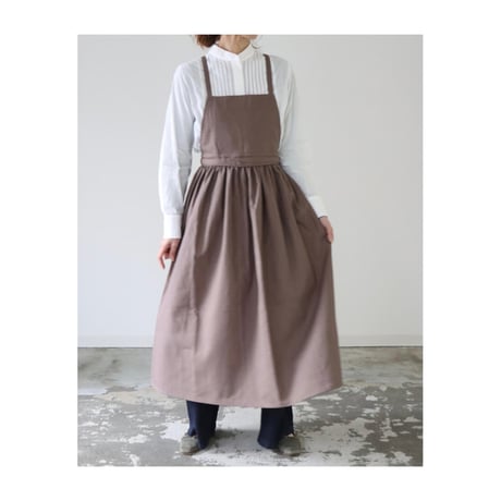 そのままお出かけリネンギャザーエプロン／おうち時間もお洒落に過ごすコットンリネンエプロン／ブラウンオリーブ