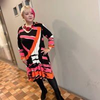 【21号以上】evavarro Ｖネック　長袖プリントジャージーワンピース