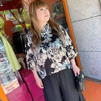 【XS〜4Lサイズ】裾バルーンジャガードプリントブラウス