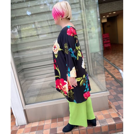 【21号以上】evavarro クルーネック　アシンメトリーチュニック